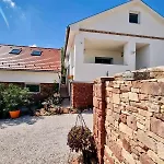 Nyaralohaz Balatonalmádi