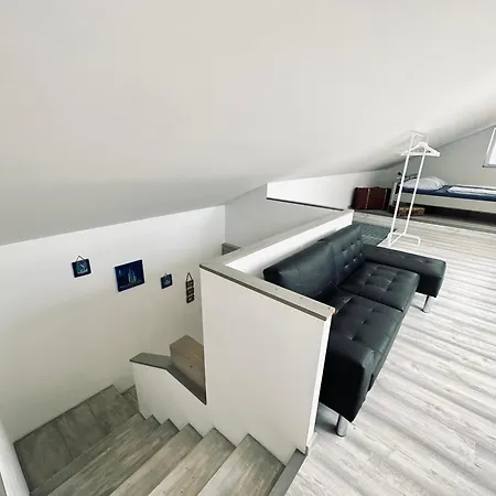 Nyaralohaz Semesterbostad Balatonalmádi